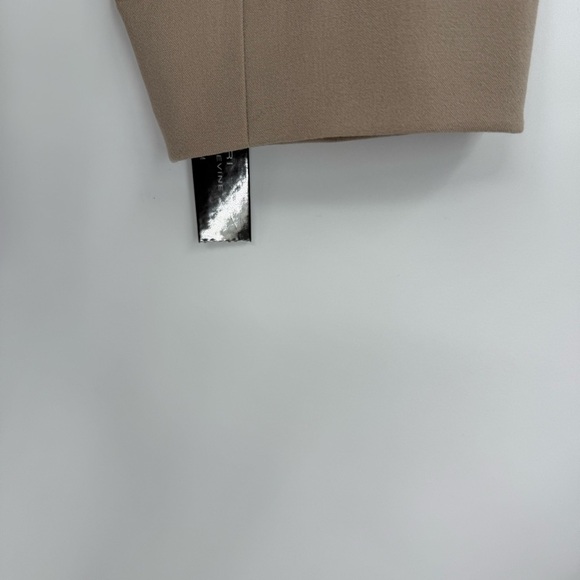 TAHARI Women’s BLAZER NWT Lined SIZE 8 Collar Lapels Tan 2 Button Stitch Fix - Picture 5 of 8